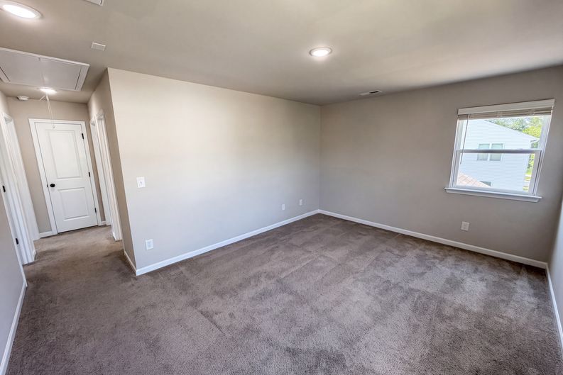 Photo 12 of 25 of 4104 Stoneygreen Ln, Charlotte, NC