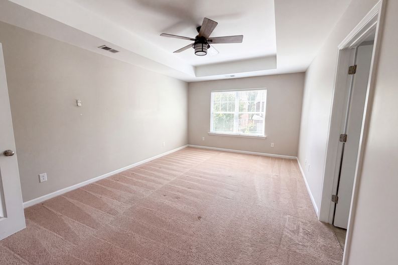Photo 4 of 24 of 815 Parnell Ct, Columbia, SC