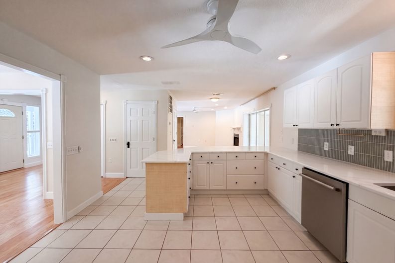Photo 15 of 51 of 5438 Cold Spring Ln, North Port, FL