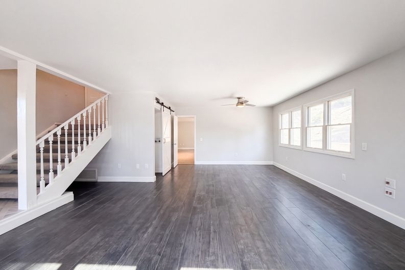 Photo 6 of 17 of 11569 Viking Ave, Porter Ranch, CA