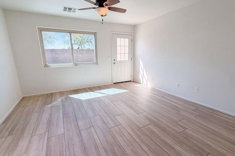 Photo 3 of 19 of 12609 W Pasadena Ave, Litchfield Park, AZ
