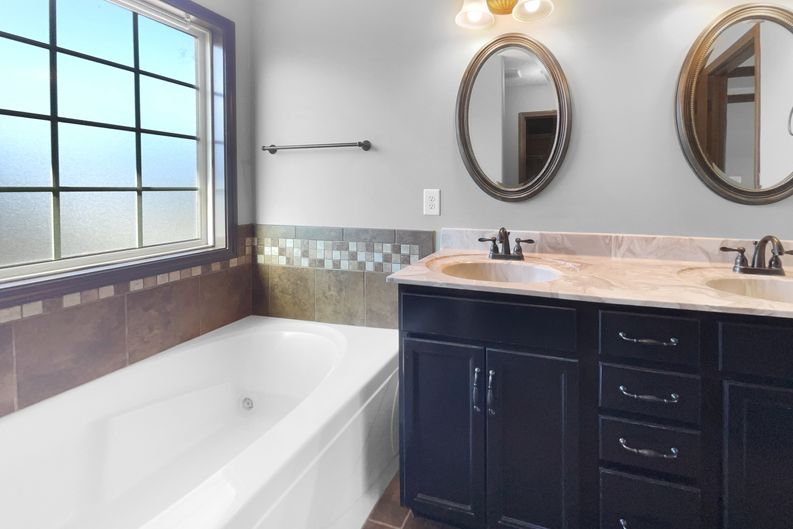 Photo 13 of 26 of 1450 Raven Rd, Clarksville, TN