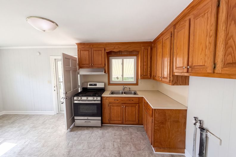Photo 3 of 24 of 264 Crowell Dr SW, Concord, NC