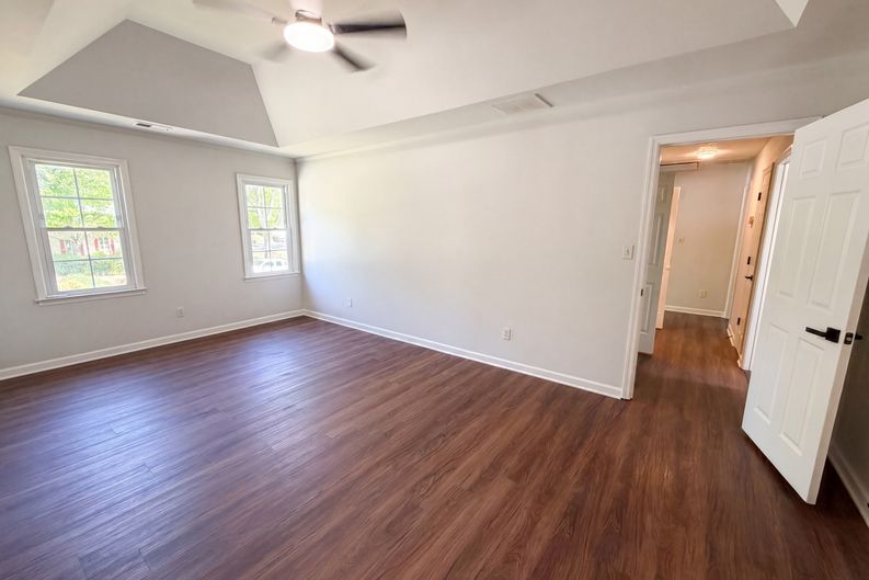Photo 4 of 22 of 1033 Chestnut Hill Cir SW, Marietta, GA