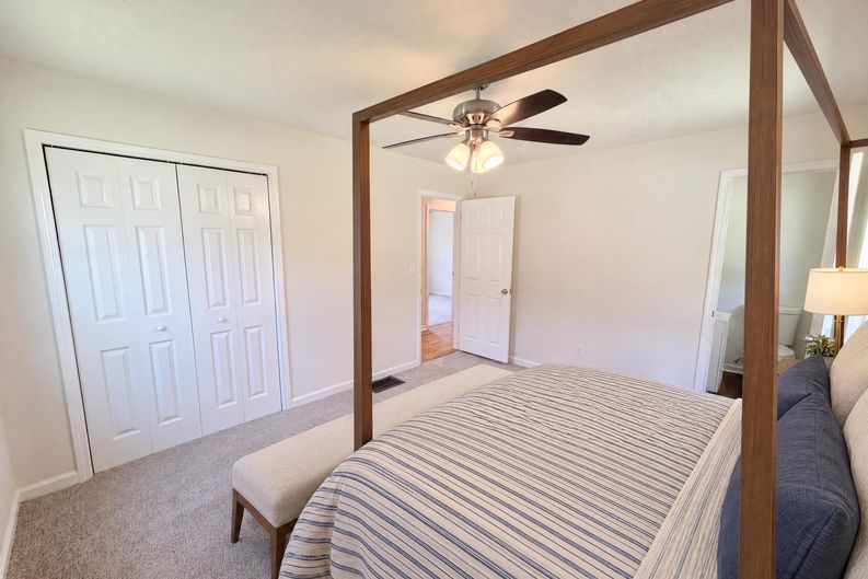 Photo 9 of 17 of 467 Oak Way, Lawrenceville, GA
