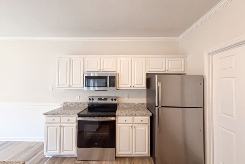 Photo 9 of 20 of 4100 Birchgarden Dr, High Point, NC