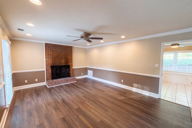 Photo 10 of 30 of 201 Wainsley Pl, Matthews, NC