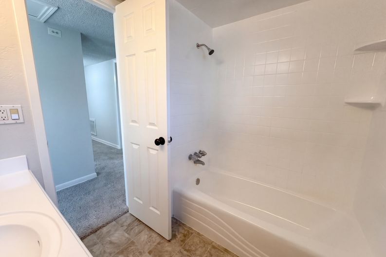 Photo 13 of 35 of 1114 Forestburg Dr, Houston, TX