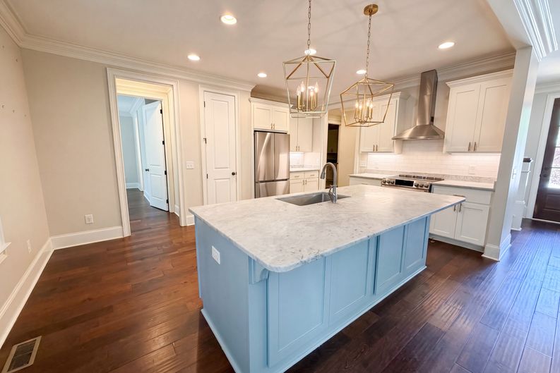 Photo 11 of 36 of 1901 Parrish Dr, Columbia, SC