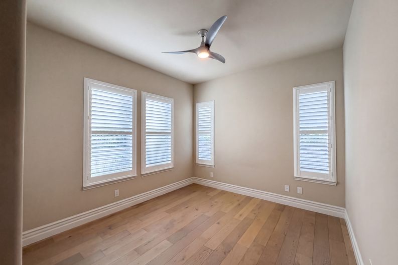 Photo 24 of 36 of 5601 Lakepointe Dr, Rocklin, CA