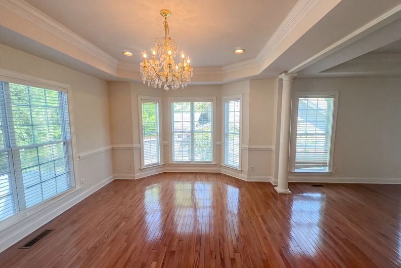 Photo 11 of 35 of 4993 Winding Ridge Dr, Greensboro, NC