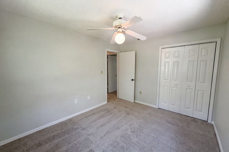 Photo 13 of 18 of 2505 Velma Ter, Leesburg, FL