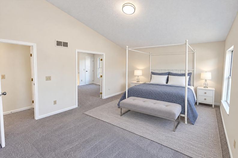 Photo 7 of 26 of 5640 Boulder Crest St, Columbus, OH