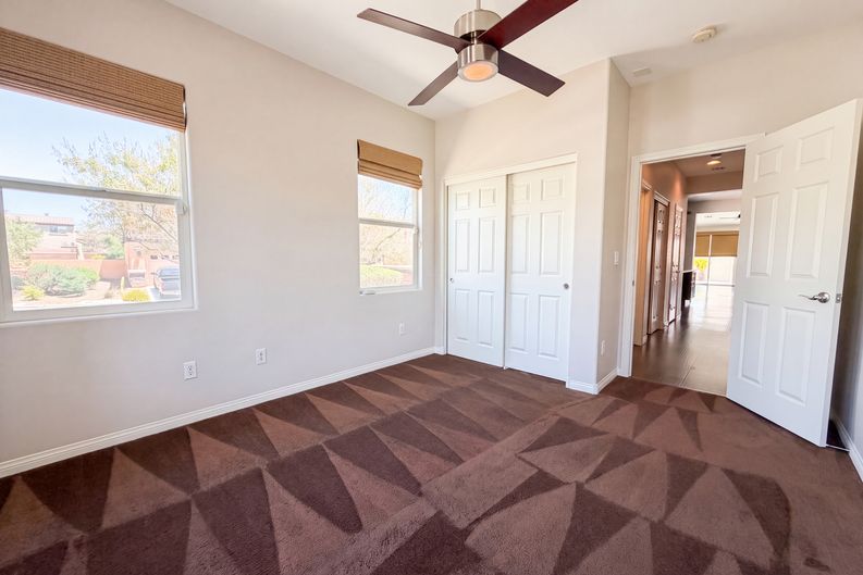 Photo 9 of 21 of 908 Baronet Dr, Las Vegas, NV
