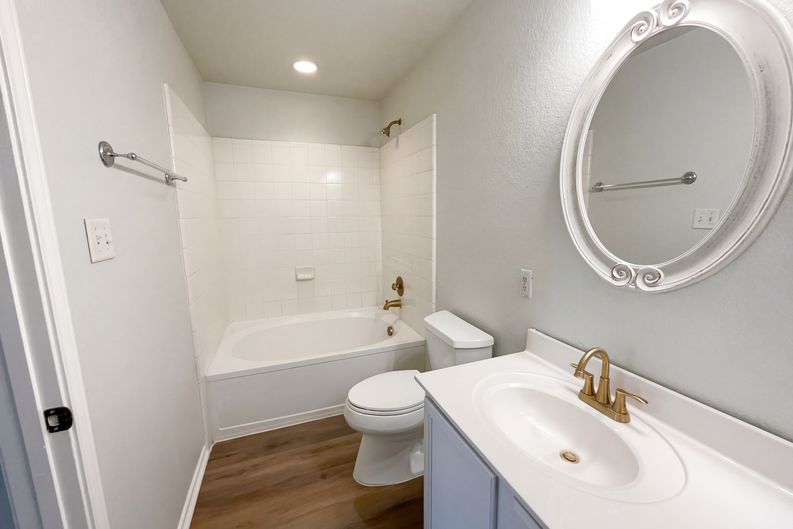 Photo 13 of 18 of 8807 Mesa Vis, San Antonio, TX