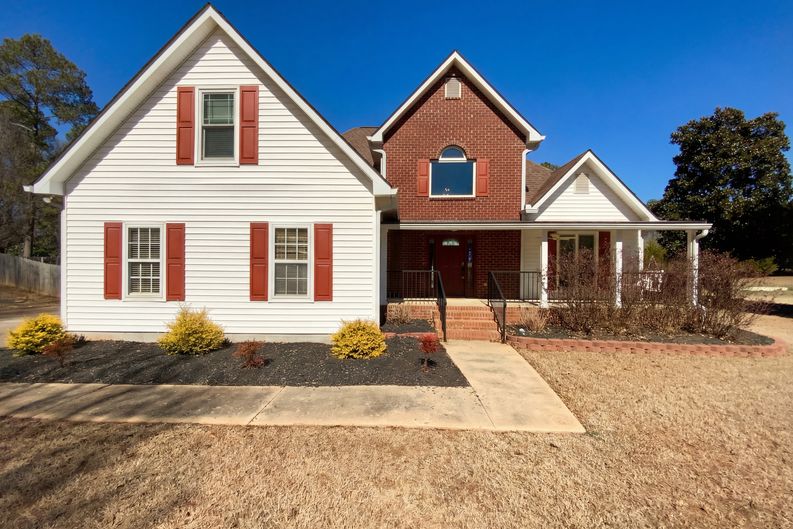 Photo 6 of 26 of 123 King Richard Dr, Griffin, GA