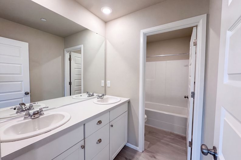 Photo 16 of 31 of 4335 Acacia Ln SE, Port Orchard, WA