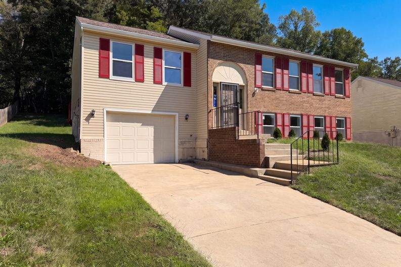 Photo 31 of 40 of 12708 Lampton Ln, Fort Washington, MD