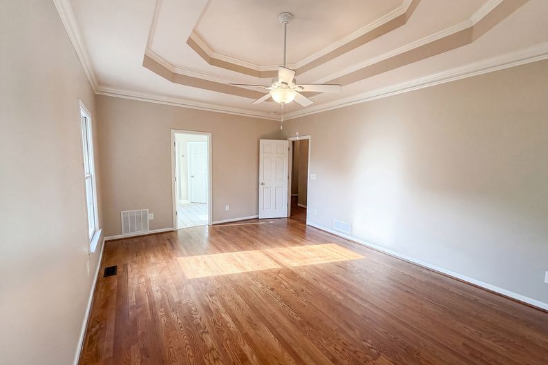 Photo 10 of 34 of 2299 Camden Dr SW, Marietta, GA