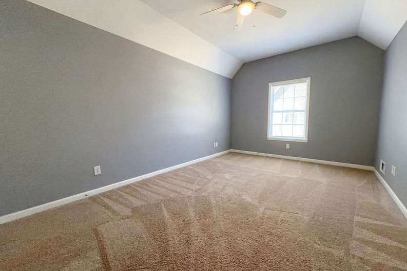 Photo 11 of 20 of 2604 Sunrise Dr, Moody, AL