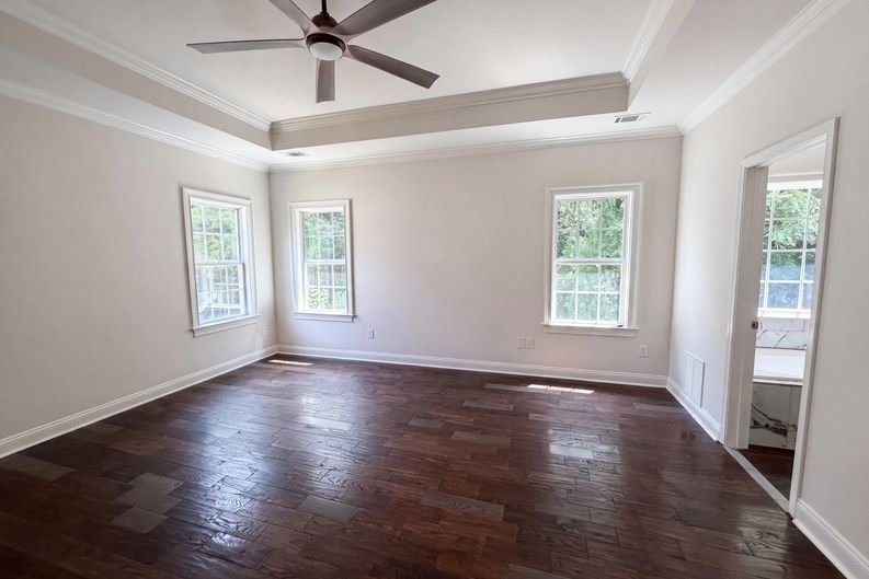 Photo 12 of 23 of 6420 Torrence Trace Dr, Huntersville, NC