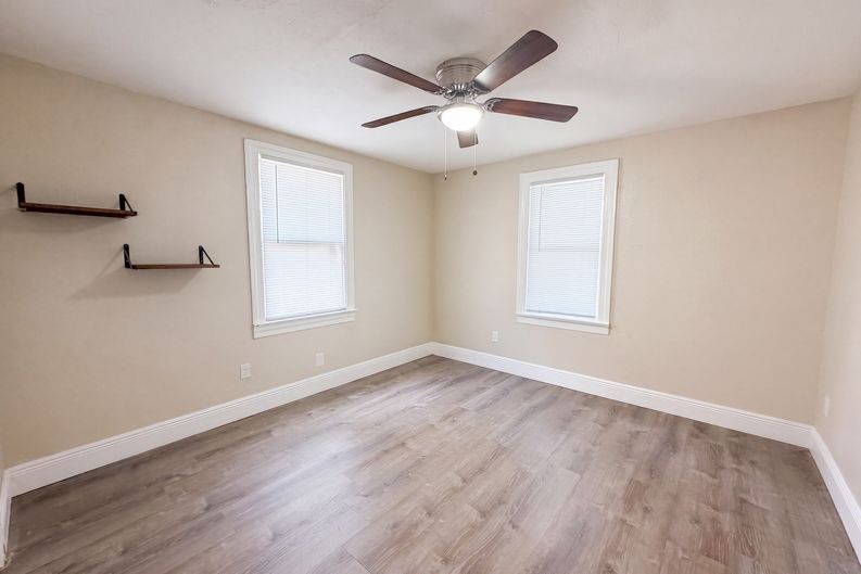 Photo 5 of 14 of 8103 N 18th St, Tampa, FL