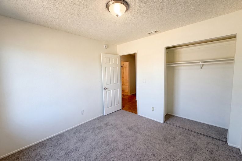 Photo 14 of 27 of 6620 Twining Way, Citrus Heights, CA