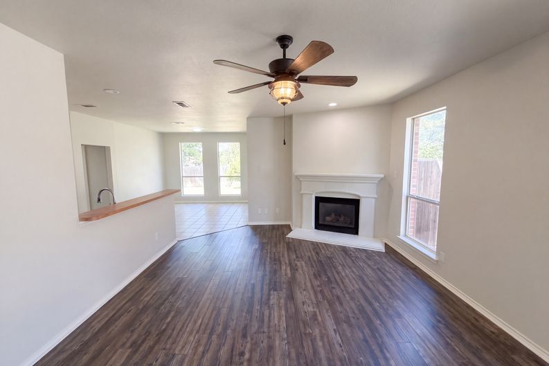 Photo 3 of 20 of 2617 Silver Hill Dr, Fort Worth, TX