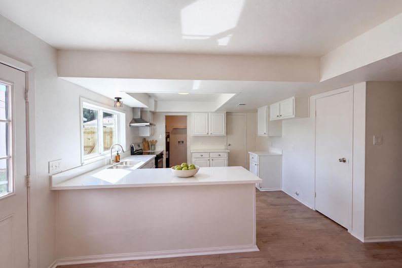 Photo 9 of 28 of 8403 Lone Quail Dr, Missouri City, TX