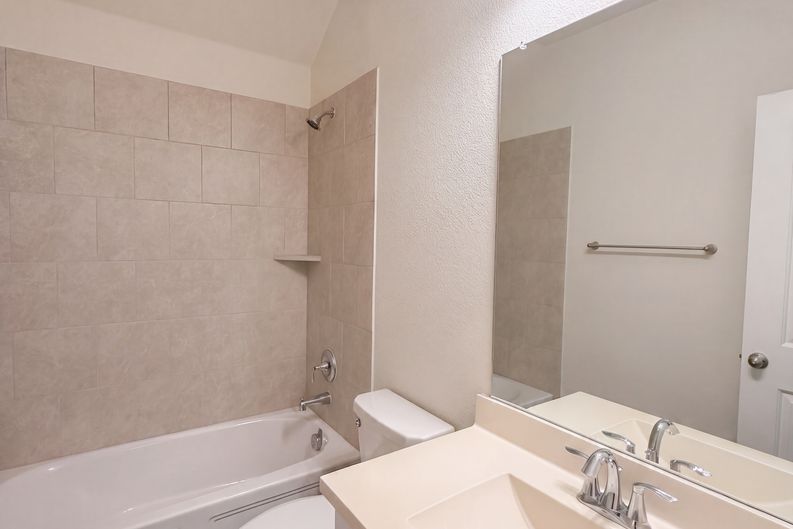 Photo 18 of 27 of 1421 Prairie Lake Ct, Carrollton, TX