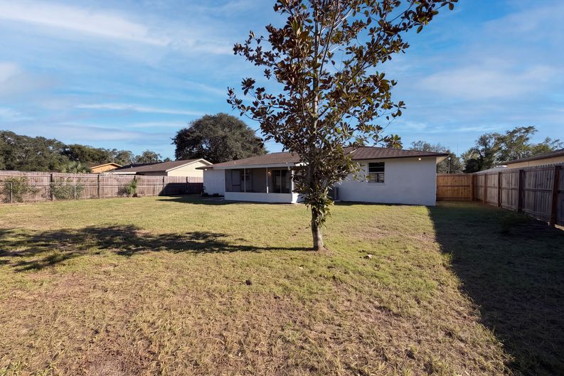 Photo 20 of 21 of 8965 Grampian Dr N, Jacksonville, FL
