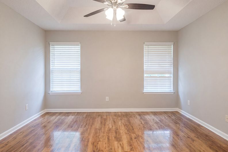 Photo 4 of 19 of 3167 River Oak Rd, Decatur, GA