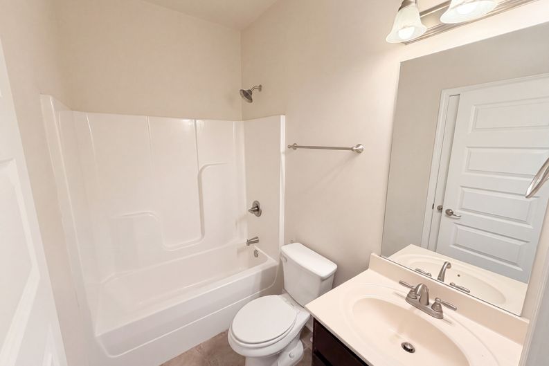 Photo 17 of 24 of 10555 Naramore Ln, Alpharetta, GA
