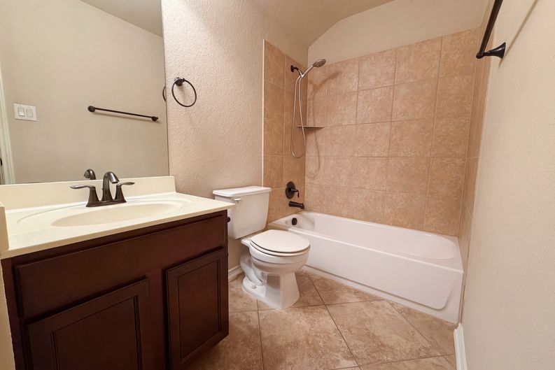 Photo 19 of 22 of 6941 Laura Hts, Schertz, TX