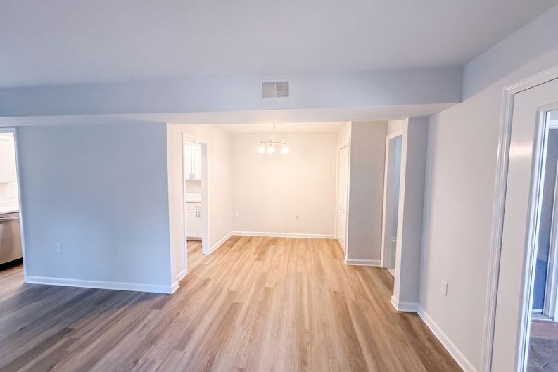 Photo 3 of 20 of 5025 Hillsboro Pike, Nashville, TN