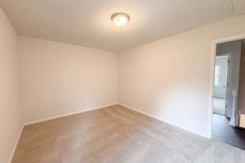 Photo 15 of 30 of 1001 Kingstree Ridge Dr, Winston Salem, NC