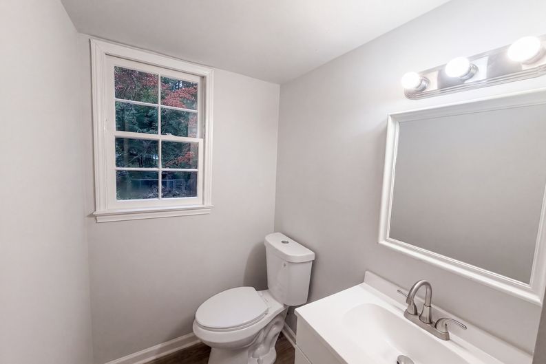 Photo 13 of 18 of 1304 Wicklow Dr, Cary, NC