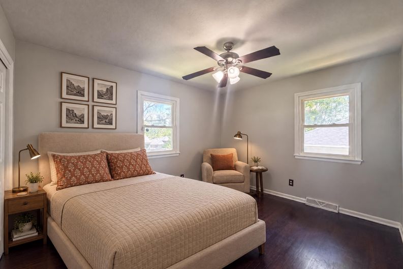 Photo 10 of 21 of 3809 S Drumm Ave, Independence, MO
