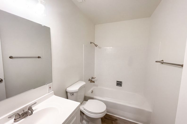 Photo 16 of 20 of 3008 Lerwick Rd, Sacramento, CA