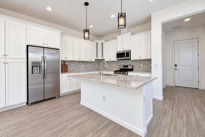 Photo 7 of 15 of 724 Winterside Dr, Apollo Beach, FL