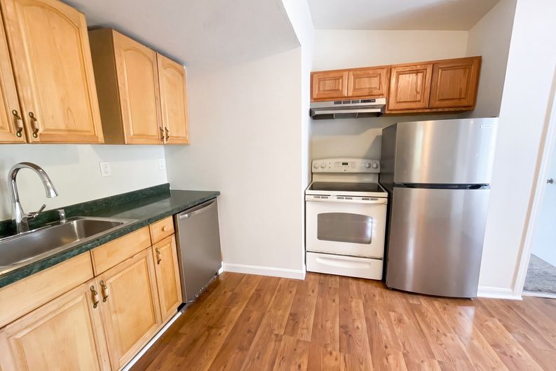 Photo 8 of 22 of 361 Tremont St, Taunton, MA