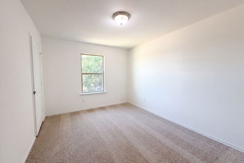 Photo 12 of 18 of 521 Brazos Hills Dr, Weatherford, TX