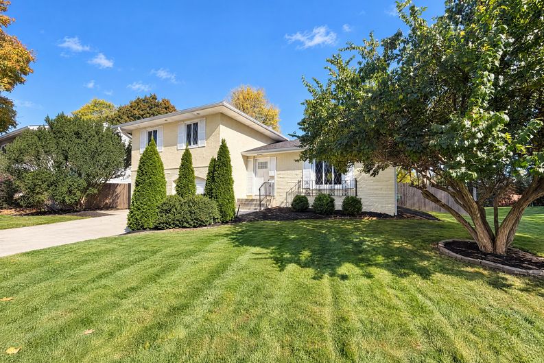 Photo 18 of 25 of 4720 McBane Ct, Columbus, OH
