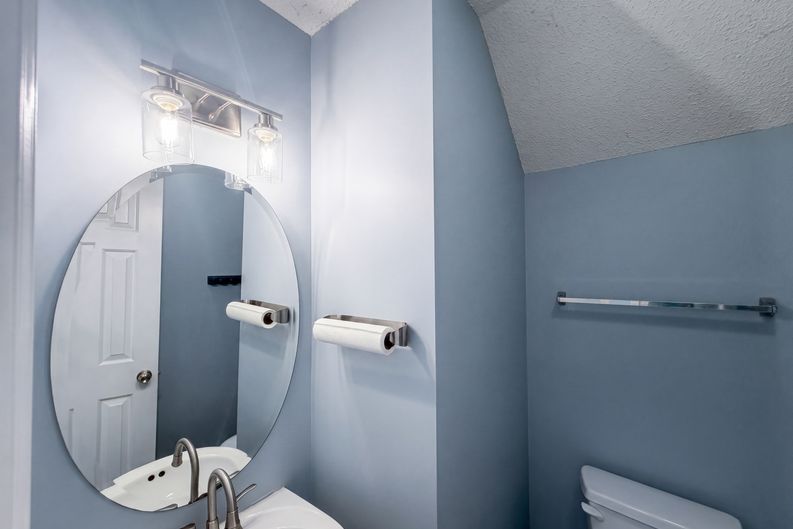 Photo 8 of 17 of 6005 Silkwater Ct, Raleigh, NC