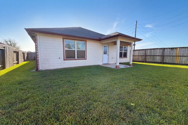 Photo 5 of 24 of 8322 Oakleaf Meadow Ct, Rosharon, TX