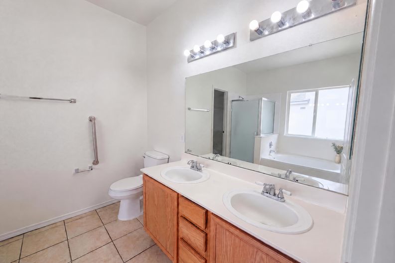 Photo 12 of 24 of 696 Troon Dr SE, Rio Rancho, NM