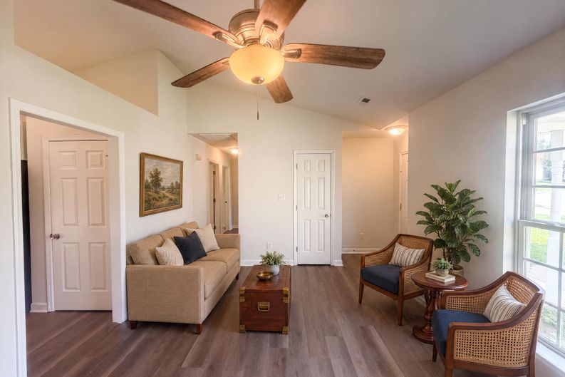 Photo 3 of 17 of 2110 Carlisle Way, High Point, NC