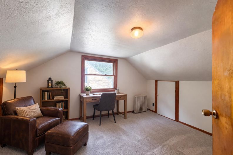 Photo 12 of 20 of 6971 Warder Dr, Cincinnati, OH
