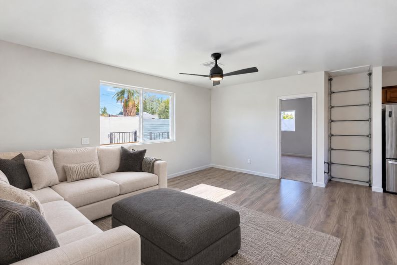 Photo 8 of 29 of 1131 E Virginia Ave, Phoenix, AZ