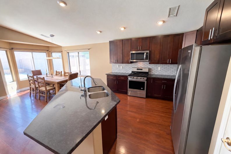 Photo 13 of 37 of 11787 S 174th Ave, Goodyear, AZ